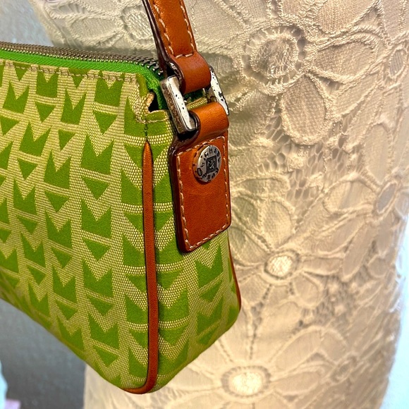 Michael Kors Women Purse in Green - Picture 7 of 13